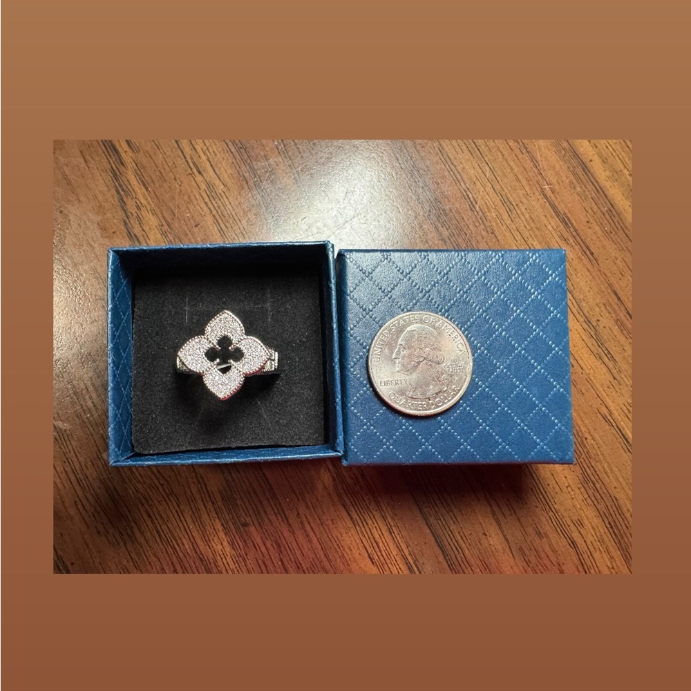 Clover Ring - image 1